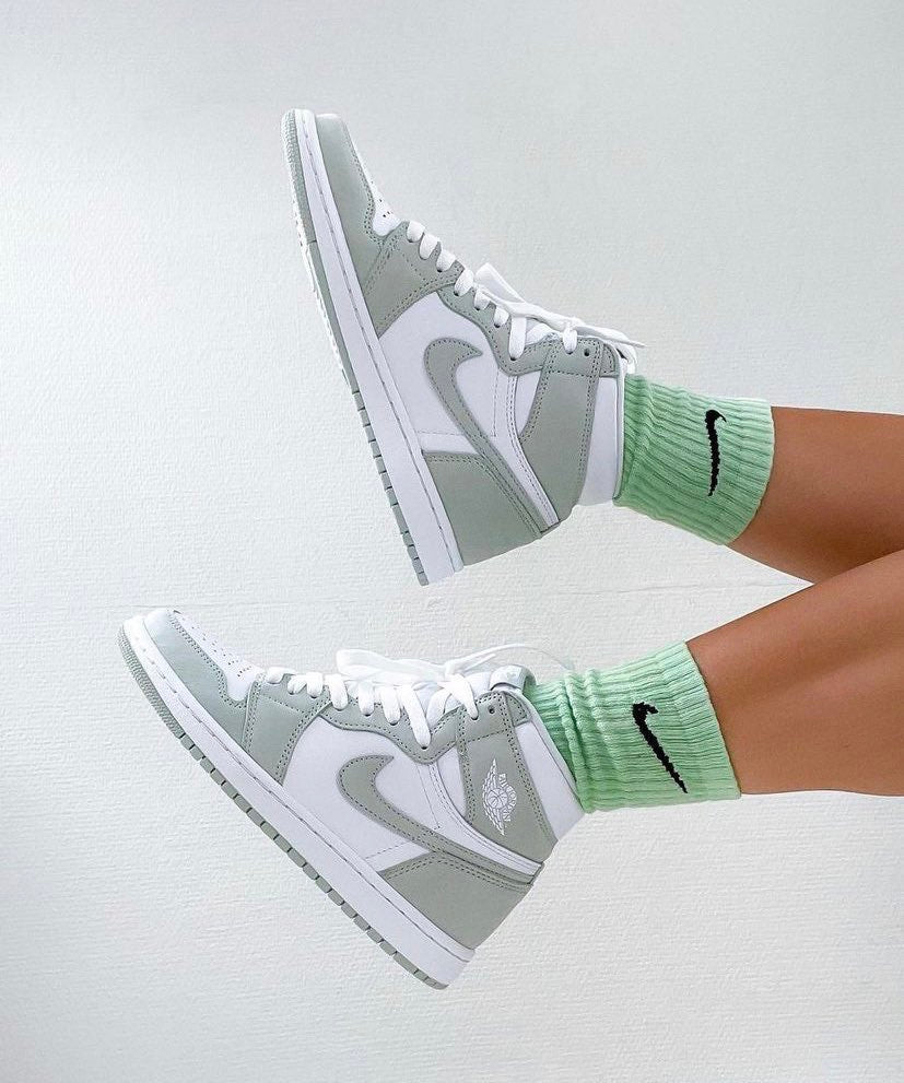 Air Jordan 1 Retro High OG 'Seafoam' (W)