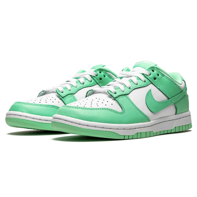 Nike Dunk Low 'Green Glow' (W)