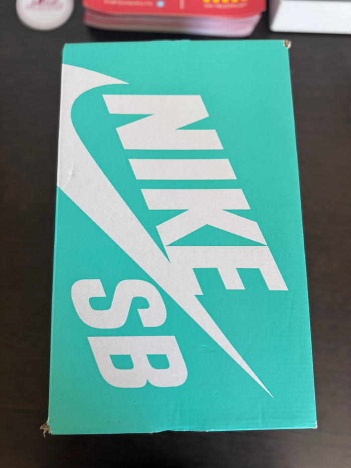 Nike SB Dunk Low 