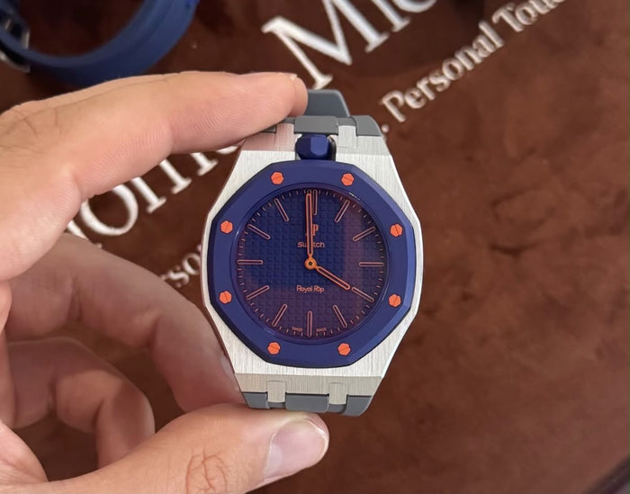 Dark Blue & Orange Royal Pop Wrist Strap & Case – Swatch x AP