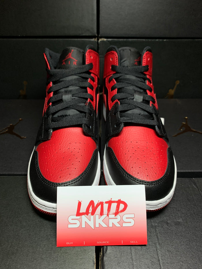 Jordan 1 Mid 
