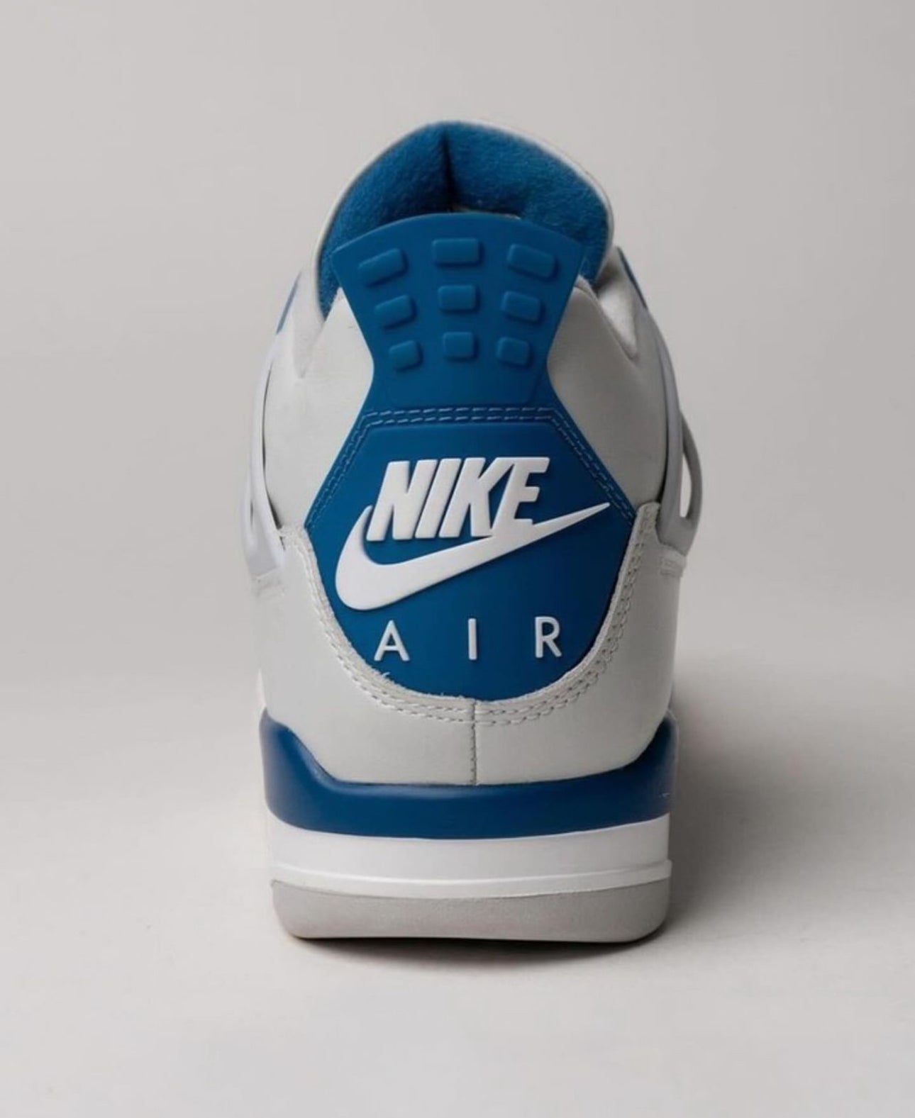 Jordan 4 Retro Military Blue (2024)