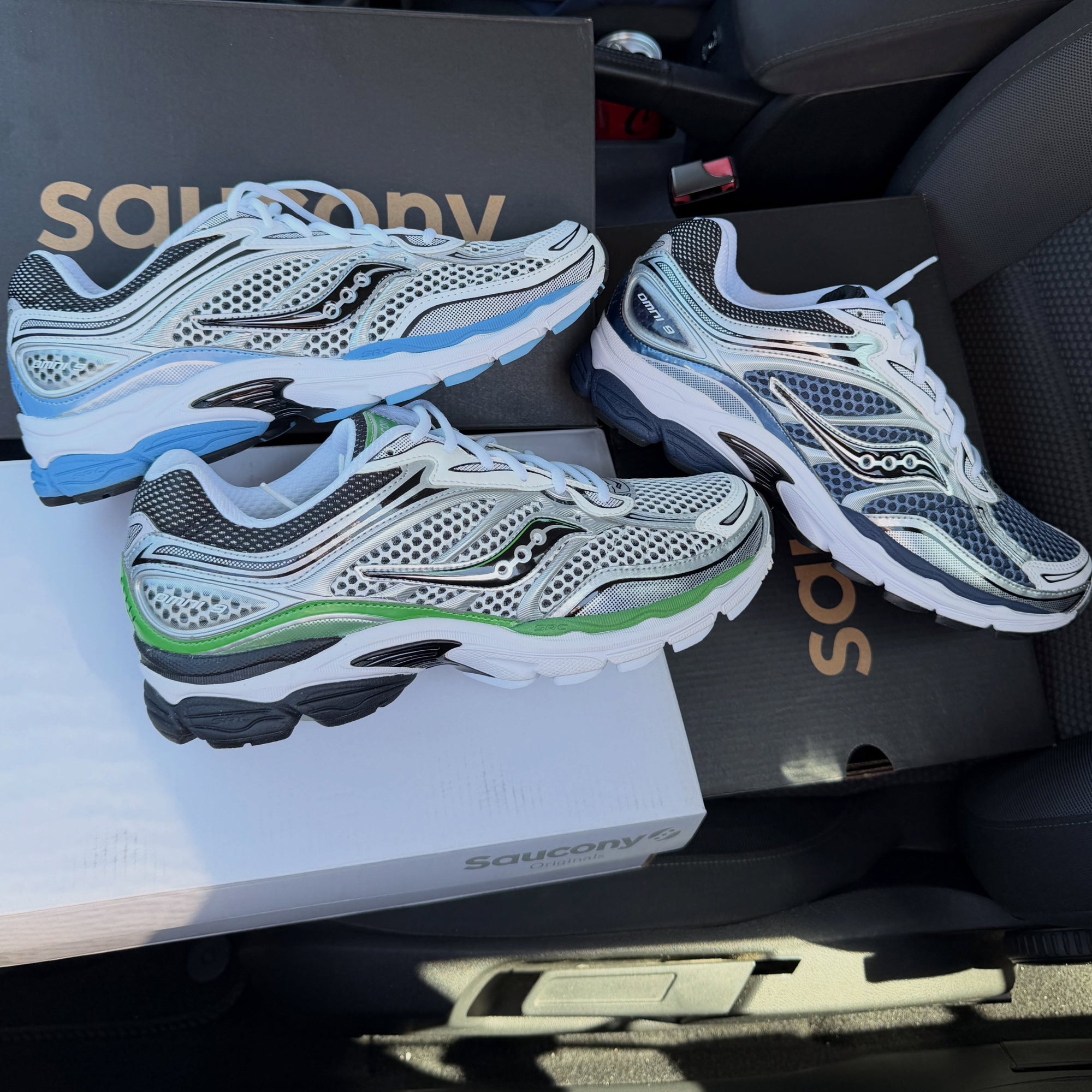 SAUCONY
