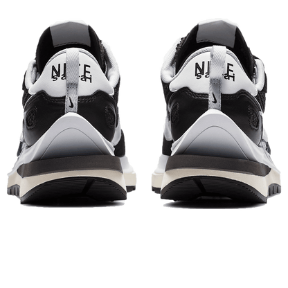 Nike Vaporwaffle Sacai 'Black White'